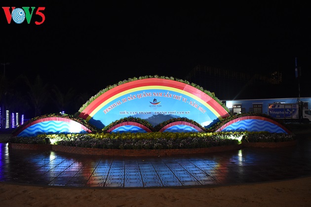 ງານ Festival ມໍລະດົກກວາງນາມກ່ອນຈຸດເວລາຈັດພິທີໄຂ