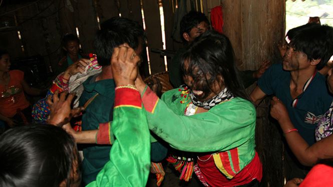 ປະເພນີສູ່ຂໍ, ງານດອງທີ່ເປັນເອກະລັກສະເພາະຂອງຊາວເຜົ່າ ໝາງ ຢູ່ ລາຍເຈົາ