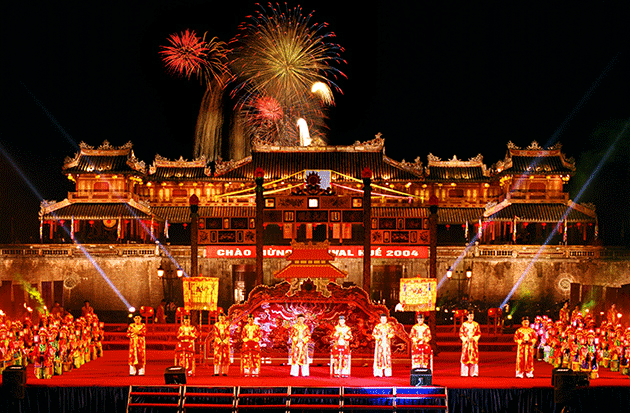 ແນະ​ນຳ​ດົນ​ຕີ​ພະ​ລາດ​ຊະ​ວັງ​ເຫ້ວ