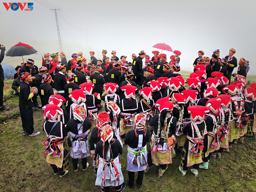 ພິທີເກີບສັກ (ຮັບຮອງຜູ້ຊາຍໄດ້ເຕີບໃຫຍ່)ຂອງຊາວເຜົ່າຢ້າວ