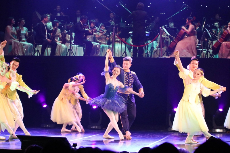 ລາຍການ​ສະ​ແດງ​ດົນຕີ​ສາກົນ Around the world ພາ​​ຜູ້​ຊົມ​ໄປ​ທ່ຽວອ້ອມ​ໂລກ​ຜ່ານສຽງດົນຕີ​