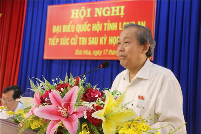 ຮອງນາຍົກລັດຖະມົນຕີ ເຈືອງຮ່ວາບີງ ລົງພົບປະກັບຜູ້ມີສິດເລຶອກຕັ້ງເມືອງ ດຶກຮ່ວາ ແຂວງລອງອານ