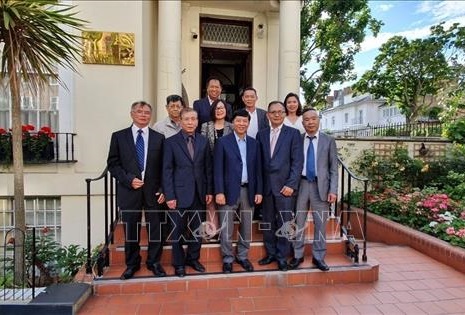 ຮອງ​ລັດ​ຖະ​ມົນ​ຕີ ກະ​ຊວງ​ການ​ຕ່າງ​ປະ​ເທດ​ຫວຽດ​ນາມ ຫງວຽນກວັ໊ກເກື່ອງ ຢ້ຽມ​ຢາມ ແລະ​ເຮັດ​ວຽກ​ຢູ່​ ​ລາ​ຊະອາ​ນາ​ຈັກ ອັງ​ກິດ