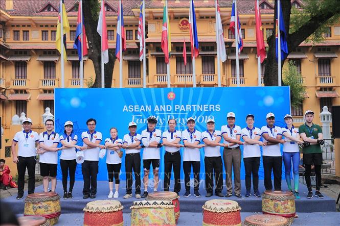 ວັນ​ຄອບ​ຄົວອາ​ຊຽນ​ 2019