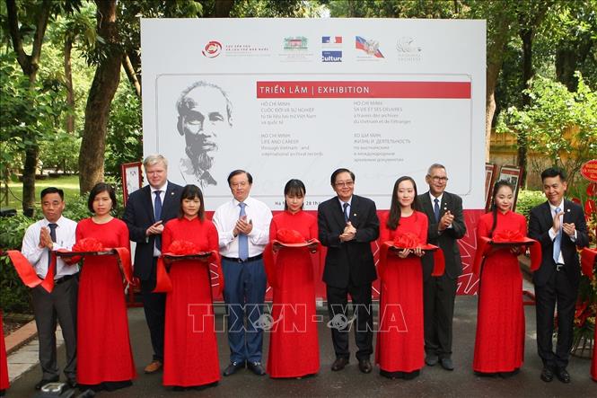 ງານວາງສະແດງ “ປະທານໂຮ່ຈີມິນ - ຊີວິດ ແລະ ພາລະກິດ ຈາກເອກະສານ ສໍາເນົາຂອງຫວຽດນາມ ແລະ ສາກົນ