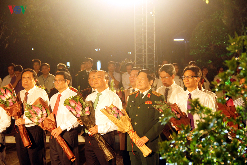 ລາຍການຖ່າຍທອດສົດສະເຫລີມສະຫລອງ50ປິແຫ່ງວັນປະຕິບັດຄຳພິໄນກຳຂອງປະທານໂຮ່ຈິມີນ