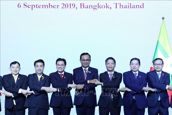 ໄຂ​ກອງ​ປະ​ຊຸມ​ລັດ​ຖະ​ມົນ​ຕີ​ເສດ​ຖະ​ກິດ​ອາ​ຊຽນ​ຄັ້ງ​ທີ 51