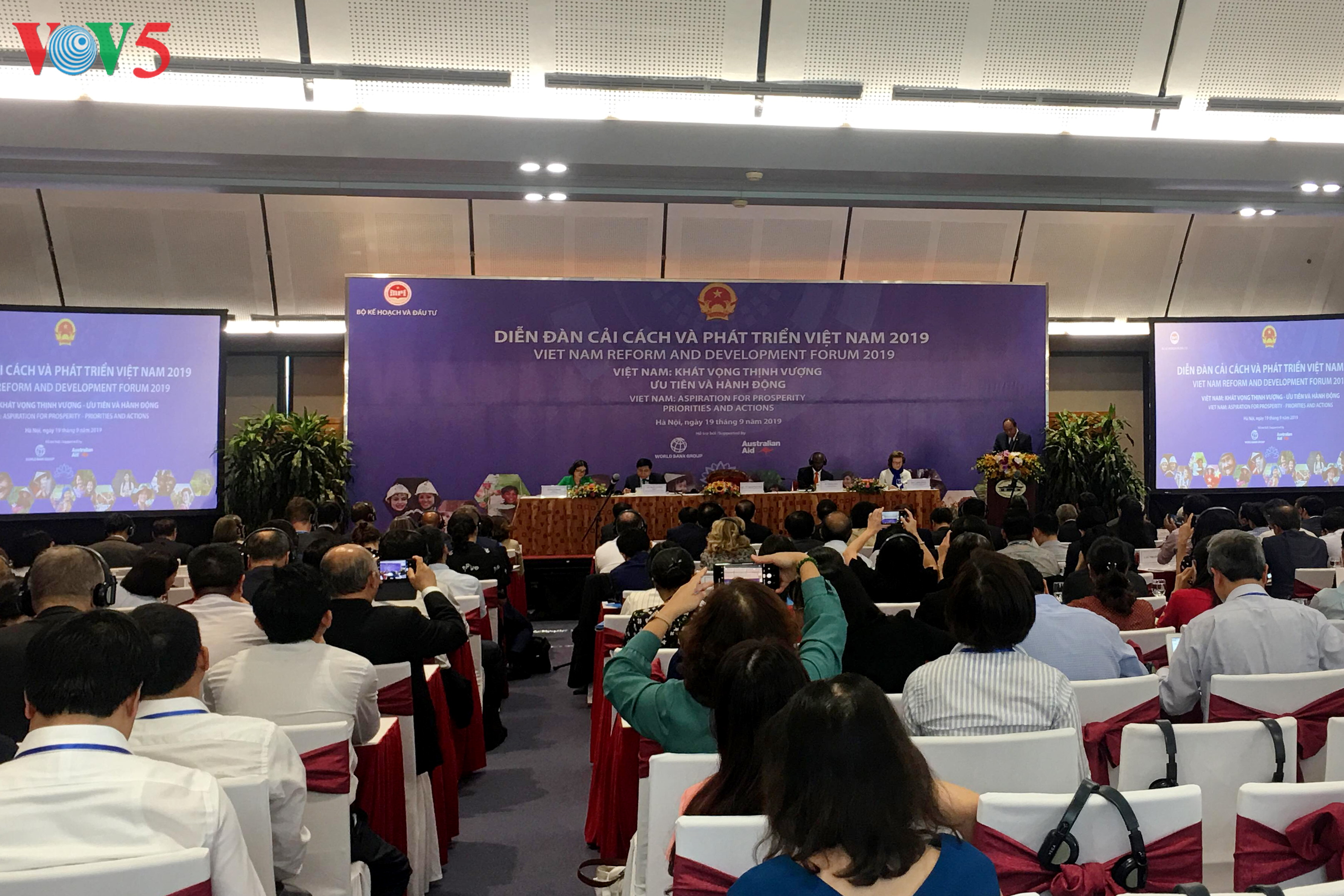 ຫວຽດນາມຕ້ອງມີການກະທຳ,ບືນຕົວຂຶ້ນເສີມຂະຫຍາຍແຫລ່ງຊັບພະຍາກອນມະນຸດຢ່າງຂະຫຍັນຂັນເຄື່ອນ, ປະດິດຄິດສ້າງ