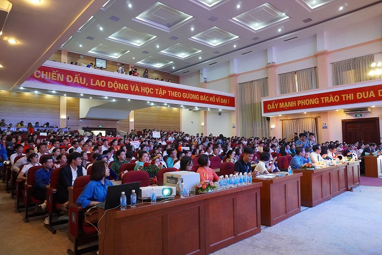 ການ​ເສັງ​ບັນ​ລະ​ຍ​າຍ​ດ້ວຍ ພາ​ສາ​ຫວຽດ​ ໃຫ້​ແກ່​ນັກ​ຮຽນ​ລາວ​ທີ່ ສຶກ​ສາ​ຢູ່ ຫວຽດ​ນາມ ປີ 2019