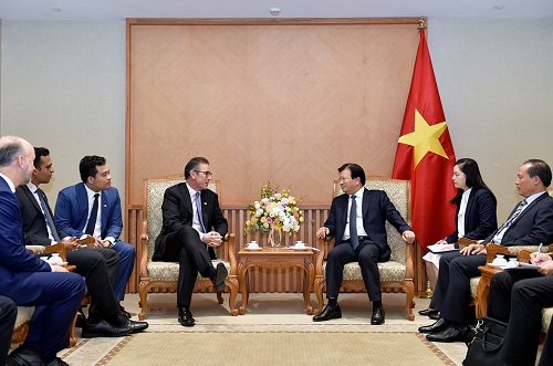 ທ່ານຮອງນາຍົກລັດຖະມົນຕີ ຫວຽດນາມ ຈິ້ງດິ່ງຢຸ້ງ ຕ້ອນຮັບ ຜູ້ອຳນວຍການໃຫ່ຍ ຝ່າຍບໍລິຫານກຸ່ມບໍລິສັດ Mainstream Renewable ປະເທດອຽກລັງ