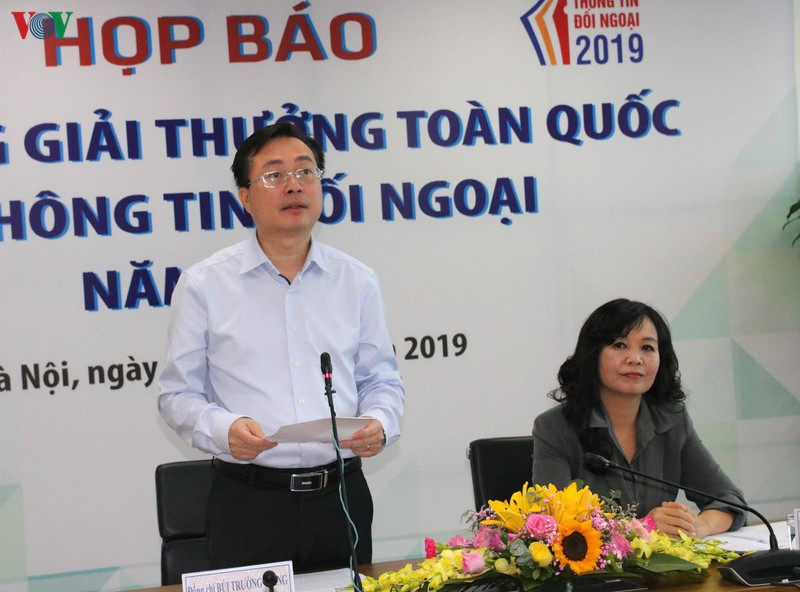 ປຸກລະດົມ​ການ​ເສັງ​ຊີງ​ລາງວັນທົ່ວ​ປະ​ເທດ​ກ່ຽວກັບວຽກງານ​ຖະ​ແຫຼງຂ່າວ​​ໃຫ້ຕ່າງປະ​ເທດ ປີ 2019