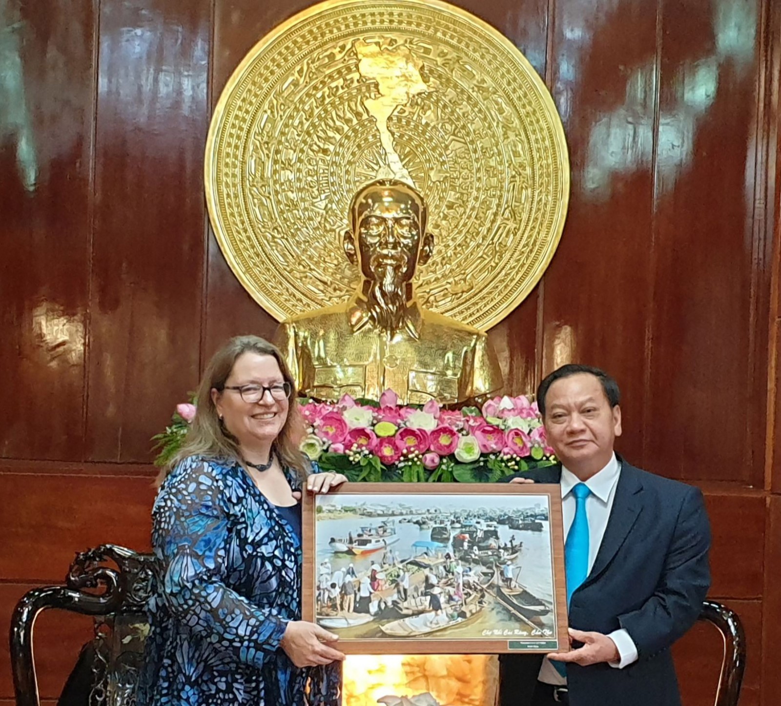 ອາ​ເມ​ລິ​ກາ​ ໜູນ​ຊ່ວຍ ເກິນ​ເທີ ພັດ​ທະ​ນາ​ກະ​ສິ​ກຳ, ປົກ​ປັກ​ຮັກ​ສາ​ສິ່ງ​ແວ​ດ​ລ້ອມ ແລະ ຮັບ​ມື​ກັບ​ການ​ປ່ຽນ​ແປງ​ຂອງ​ດິນ​ຟ້າ​ອາ​ກາດ