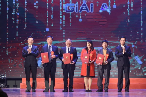 ມອບ​ລາງວັນ​ປຶ້ມລະດັບ​ຊາດ​ຄັ້ງ​ທີ 2: ທະວີ​ຄູນ​ບັນດາ​ຄຸນຄ່າ​ດ້ານ​ພູມ​ປັນຍາ ​ແລະ ວັດທະນະ​ທໍາ​ໃນ​ຊີວິດ​ສັງຄົມ