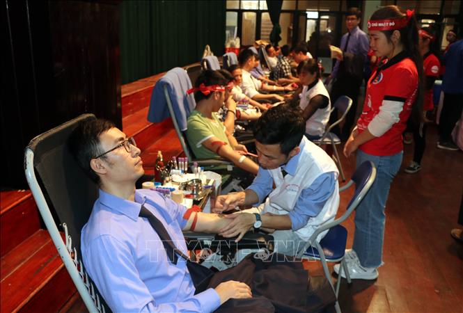 ວັນ​ອາ​ທິດ​ແດງ - ແຜ່​ຂ​ະ​ຫຍາຍ​ຈິດ​ໃຈ​ບໍ​ລິ​ຈາກ​ເລືອດ ກູ້​ເອົາ​ຊີ​ວິດ ໃນ​ທົ່ວ​ສັງ​ຄົມ