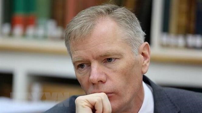 ອັງ​ກິດ ​ຮຽກ​ຕົວ ເອກ​ອັກ​ຄະ​ລັດ​ຖະ​ທູດ ອີ​ຣານ ​ເພື່ອ​ຄັ​ດ​ຄ້ານເຫດ​ກັກ​ຕົວ ນັກ​ການ​ທູດ​ຂອງ ປະ​ເທດນີ້ ຢູ່ ເຕ​ເຮ​ຣານ