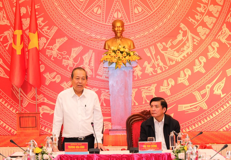 ທ່ານ​ຮອງ​ນາຍົກລັດຖະມົນຕີ ​ເຈືອງ​ຮວ່າ​ບິ່ງ ​ເຮັດ​ວຽກກັບ​ການ​ນໍາ​ແຂວງ​ດັກ​ລັກ