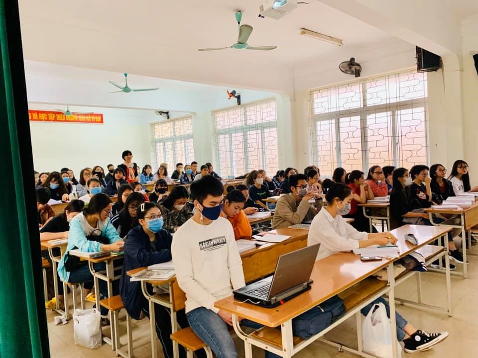 ນັກ​ສຶກສາ​ຢູ່​ຮ່າ​ໂນ້ຍ ​​ເລີ່​ມ​ກັບ​ຄືນ​ສູ່​ໂຮງ​ຮຽນ​ເປັນ​ປົກກະຕິ​