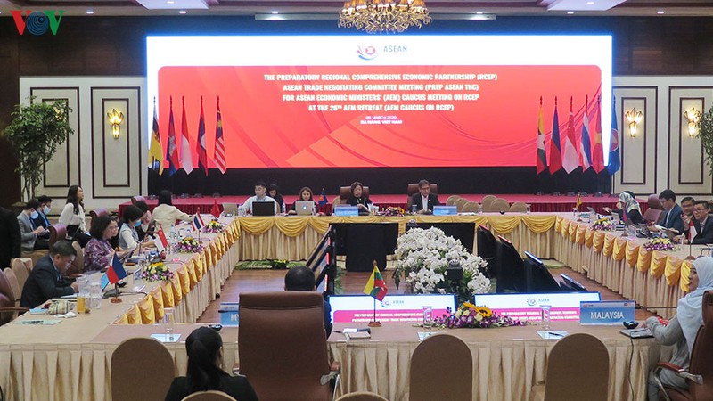 ອ​າ​ຊຽນ​ເປັນ​ເຈົ້າ​ການ​​ຮັບ​ມື, ຫຼຸດ​ຜ່ອນ​ຄວາມ​ສ່ຽງຢູ່​ໃນ​ລະ​ດັບ​ຕ່ຳ​ສຸດ
