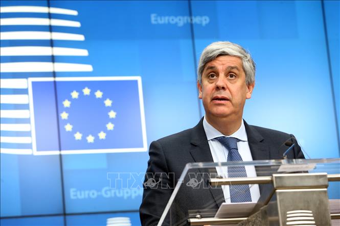 ປະ​ທານ​ກຸ່ມ Eurogroup ຕີ​ລາ​ຄາ​ເສດ​ຖະ​ກິດ ເອີ​ລົບ​ພວມ​ຢູ່​ໃນ​​ໄລ​ຍະ​ເໝືອນ​ດັ່ງ​ໄລ​ຍະ​ສົງ​ຄາມ