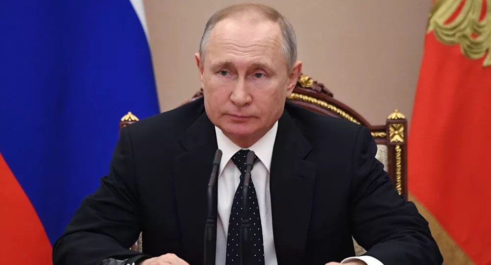 ທ່ານ​ປະ​ທາ​ນາ​ທິ​ບໍ​ດີ​ ລັດ​ເຊຍ Vladimir Putinລົງ​ນາມ​ໃນ​ລັດ​ຖະ​ດຳ​ລັດວ່າ​ດ້ວຍ​ການ​ປັບ​ປຸງ​ລັດ​ຖະ​ທຳ​ມະ​ນູນ