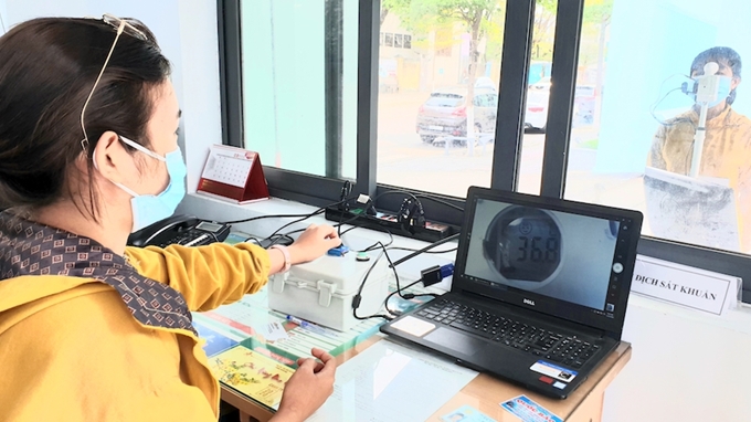 ມະ​ຫາ​ວິ​ທະ​ຍາ​ໄລ​ດ່າ​ນັງ​ຜະ​ລິດ​ລະ​ບົບ​ວັດ​ແທກ​ອຸນ​ຫະ​ພູມ​ຮ່າງ​ກາຍ ​ແຕ່​​ໄກ