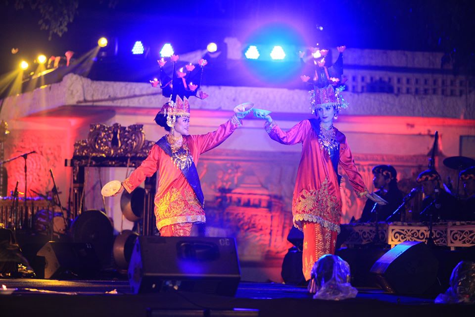 ເສັ້ນທາງ ແຫ່ງການພິຊິດວາດຟ້ອນພື້ນ​ເມືອງ​ອິນໂດເນເຊຍຂອງ​ເອື້ອຍ​ຄູ ຫວຽດ​ນາມ