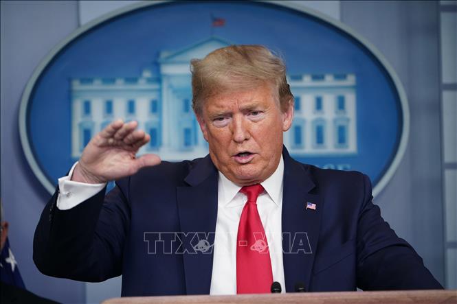 ທ່ານ D.Trump ປະ​ທາ​ນາ​ທິ​ບໍ​ດີ ອາ​ເມ​ລິກ​າ ຢັ້ງ​ຢືນສິດ​ອຳ​ນາດ​ຕັດ​ສິນ​ໃນ​ການ​ເປີດ​ປະ​ຕູ​ພື້ນ​ຖານ​ເສດ​ຖະ​ກິດ​ອາ​ເມ​ລິ​ກາ​ຄືນ​ໃໝ່