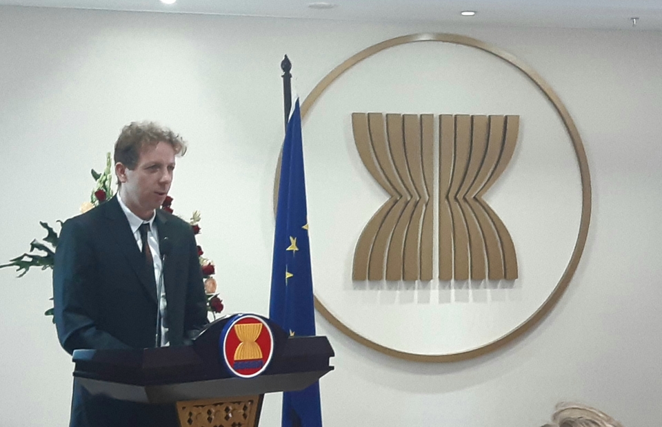 EU ສະ​ແດງ​ຄວາມ​ວິ​ຕົກ​ກັງ​ວົນ​ຕໍ່​ບັນ​ດາ​ການ​ກະ​ທຳພຽງ​ລ​ຳ​ຟັງ​ຝ່າຍ​ດຽວ​ຢູ່ ທະ​ເລ​ຕ​າ​ເວັນ​ອອກ