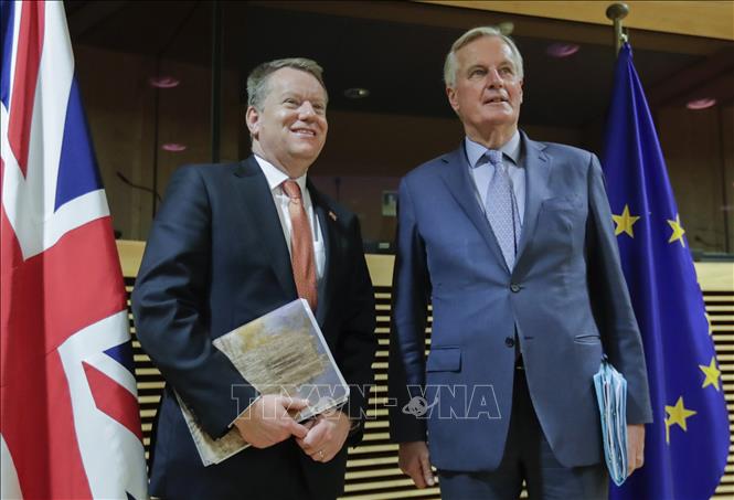EU  ແລະ ອັງ​ກິດ​ກ້າວ​ເຂົ້າ​ສູ່​ ​ຮອບເຈ​ລະ​ຈາ​​ທາງການ​ຄ້າ ​ໃໝ່​ພາຍຫຼັງ Brexit