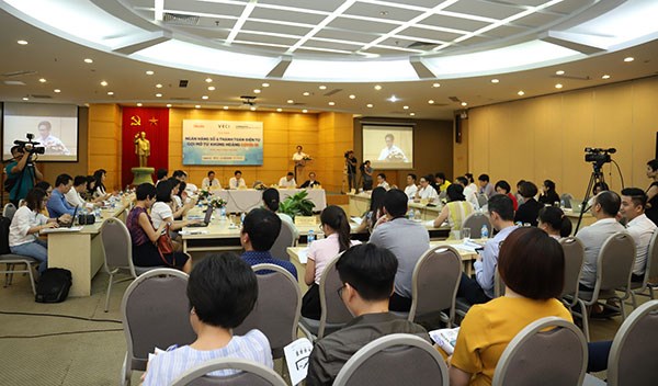 ທະ​ນາ​ຄານ​ດີ​ຈີ​ຕອນ ແລະ ການ​ຊຳ​ລະ​ເອ​ເລັກ​ໂຕ​ນິກ: ​ລັກ​ສະ​ນະ​ເຈາະ​ຈີມ​ຈາກ​ວິ​ກິດ​ການ Covid – 19