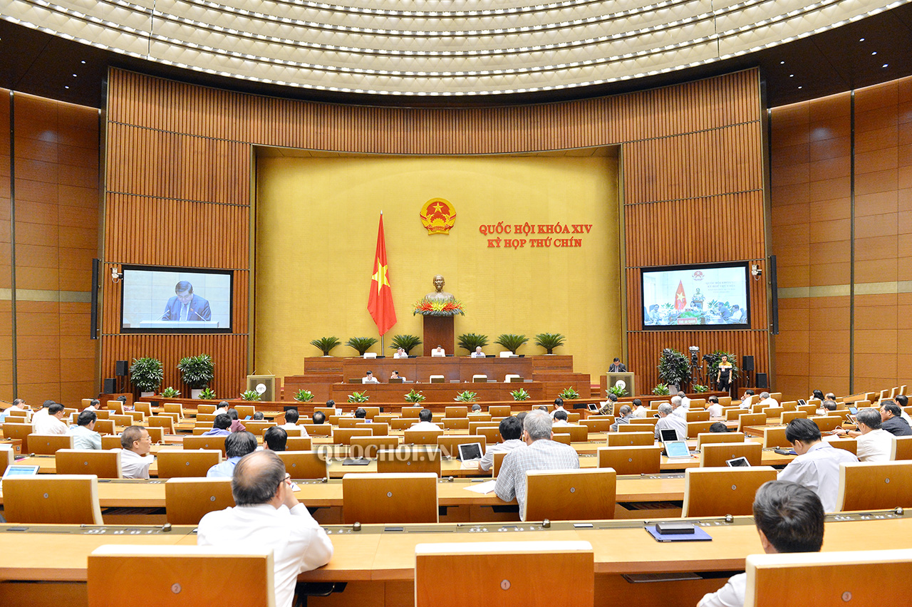 ສະພາ​ແຫ່ງ​ຊາດ​ປຶກສາ​ຫາລື​ກ່ຽວກັບ​ມະຕິ​ວ່າ​ດ້ວຍ​ການ​ທົດ​ລອງ​ຈັດ​ຕັ້ງຮູບ​ແບບ​ອໍານາດ​ການ​ປົກຄອງ​ຕົວ​ເມືອງ ຢູ່​ນະຄອນ​ດ່າໜັງ