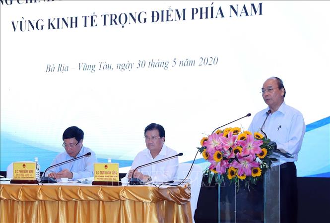 ປຶກສາຫາລືກ່ຽວກັບມາດຕະການຟື້ນຟູເສດຖະກິດຂອງບັນດາແຂວງເຂດເສດຖະກິດຈຸດສຸມທາງພາກໃຕ້