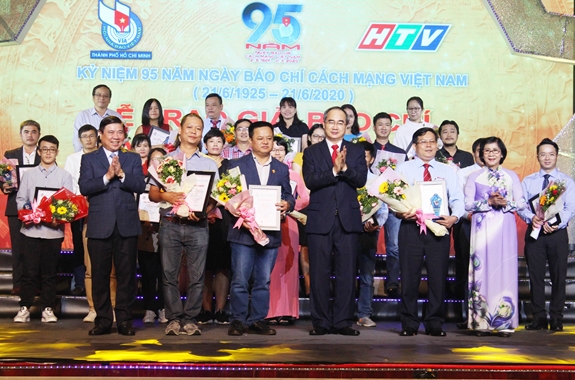 ບັນ​ດາ​ການ​ເຄື່ອນ​ໄຫວ​ສະ​ເຫຼີມ​ສະຫຼອງ 95 ປີ ແຫ່ງວັນ​ສື່ມວນ​ຊ​ົນ​ປະ​ຕິ​ວັດ​ຫວຽດ​ນາມ (21/6/1925 – 21/6/2020)
