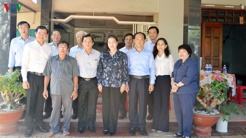 ປະ​ທານ​ສະ​ພາ​ແຫ່ງ​ຊາດຢ້ຽມ​ຢາມ ແລະ ເຮັດ​ວຽກ​ຢູ່​ແຂວງ​ບ່າ​ເຣຍ - ວຸງ​ເຕົ່າ