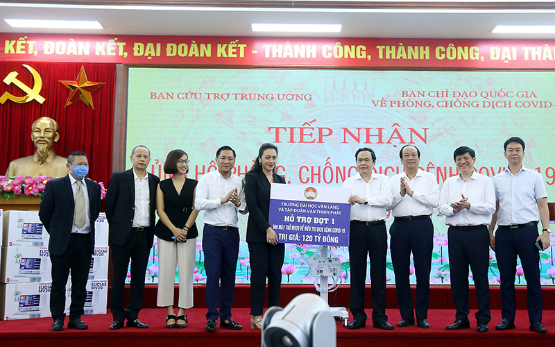 ບັນດາ​ນັກ​ອຸປະຖໍາ​ຊ່ວຍ​ເຫຼືອເຄື່ອງ​ຊ່ວຍ​ຫາຍ​ໃຈ 500​ ​ເຄື່ອງ ​​​ໃຫ້ແກ່​ການຮັບ​ມື​ກັບ​ໂລກລະບາດ​ໂຄ​ວິດ - 19