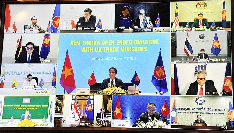 ອາ​ຊຽນ 2020: ການ​ໂອ້​ລົມ​ສົນ​ທະ​ນາ​ທາງ​ອອນ​ລາຍ​ລະ​ຫວ່າງ ອາ​ຊຽນ ແລະ ລາ​ຊະ​ອາ​ນາ​ຈັກ​ອັງ​ກິດ