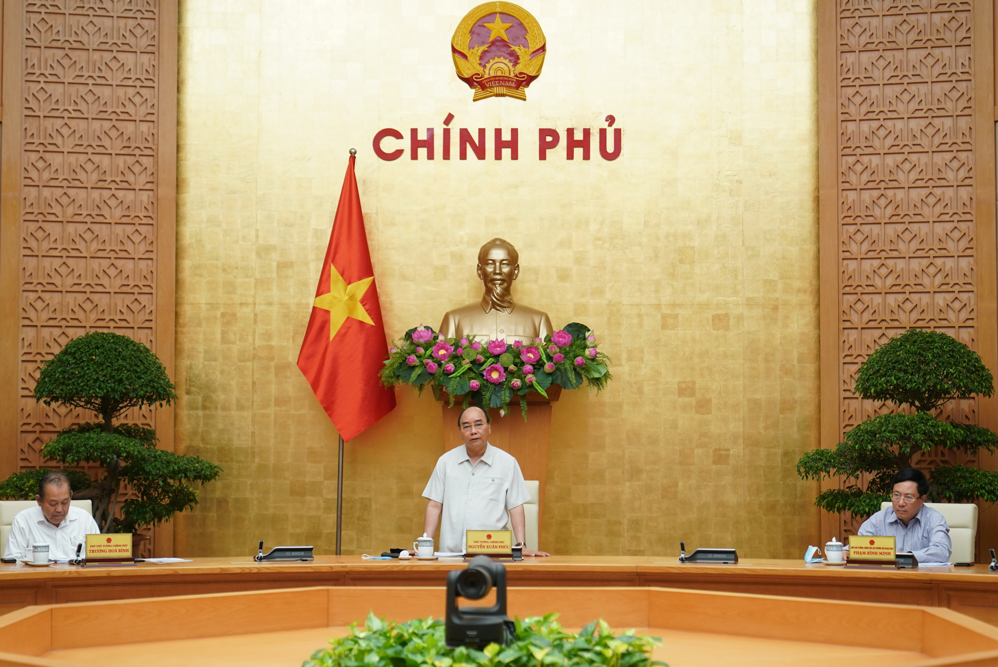 ການສະຫຼຸບ​ຂອງ​ນາ​ຍົກ​ລັດ​ຖະ​ມົນ​ຕີ ຢູ່ກອງ​ປະ​ຊຸມ​ຄະ​ນະ​ປະ​ຈຳ​ລັດ​ຖະ​ບານ​ກ່ຽວ​ກັບ​ການ​ປ້ອງ​ກັນ, ສະ​ກັດ​ກັ້ນ​ໂລກ​ລະ​ບາດ Covid – 19