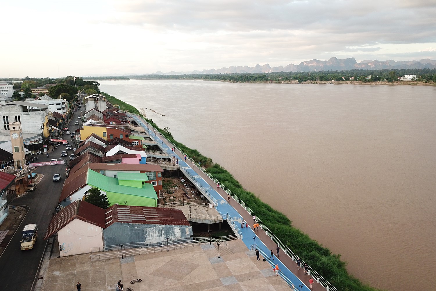 ຄະ​ນະ​ກຳ​ມາ​ທິ​ການ ແມ່​ນ້ຳ​ຂອງ ສົມ​ທົບ​ກັບ facebook  ເພື່ອ​ຍົກ​ສູງ​ຄວາມ​ຮັບ​ຮູ້​ກ່ຽວ​ກັບ​ໄພ​ນ້ຳ​ຖ້ວມ ແລະ ໄພ​ແຫ້ງ​ແລ້ງ ໃນ​ພາກ​ພື້ນ