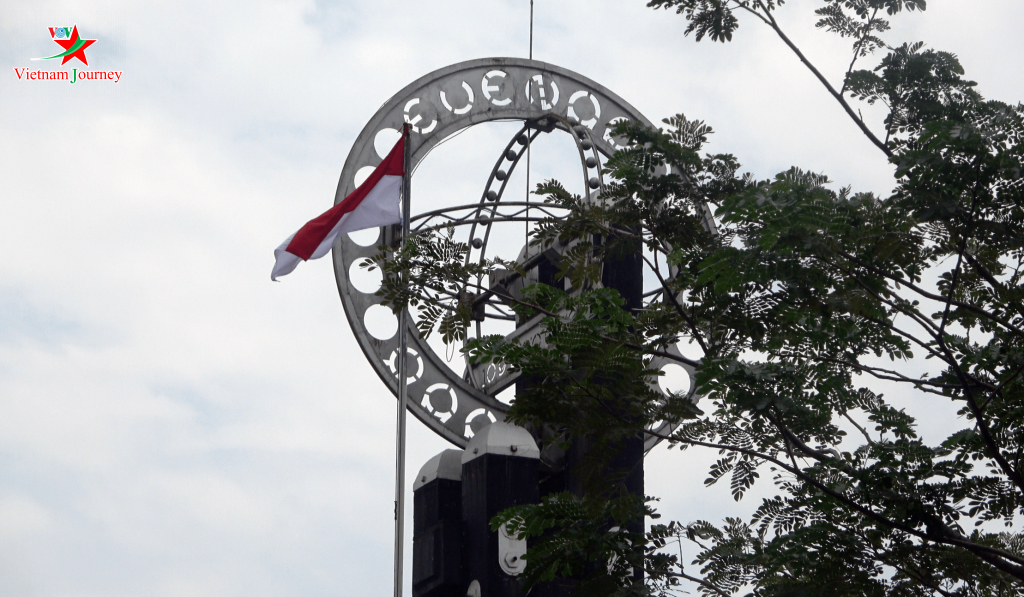 ຄົ້ນ​ຫາ​ປະກົດ​ການ​ທີ່ໜ້າຊື່ນ​ຊົມ​​ຢູ່ເສັ້ນ​ສູນ​ສູດແລ່ນຜ່ານ ອິນ​ໂດ​ເນ​ເຊຍ