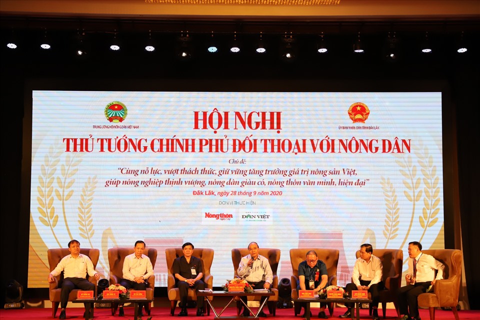 ທ່ານນາຍົກລັດຖະມົນຕີຫງວຽນຊວນຟຸກ:ຫວຽດນາມຍາມໃດກໍ່ເອົາໃຈໃສ່ແລະສຸມທຸກກຳລັງແຮງເພື່ອລົງທຶນກະສິກຳ,ຊົນນະບົດ