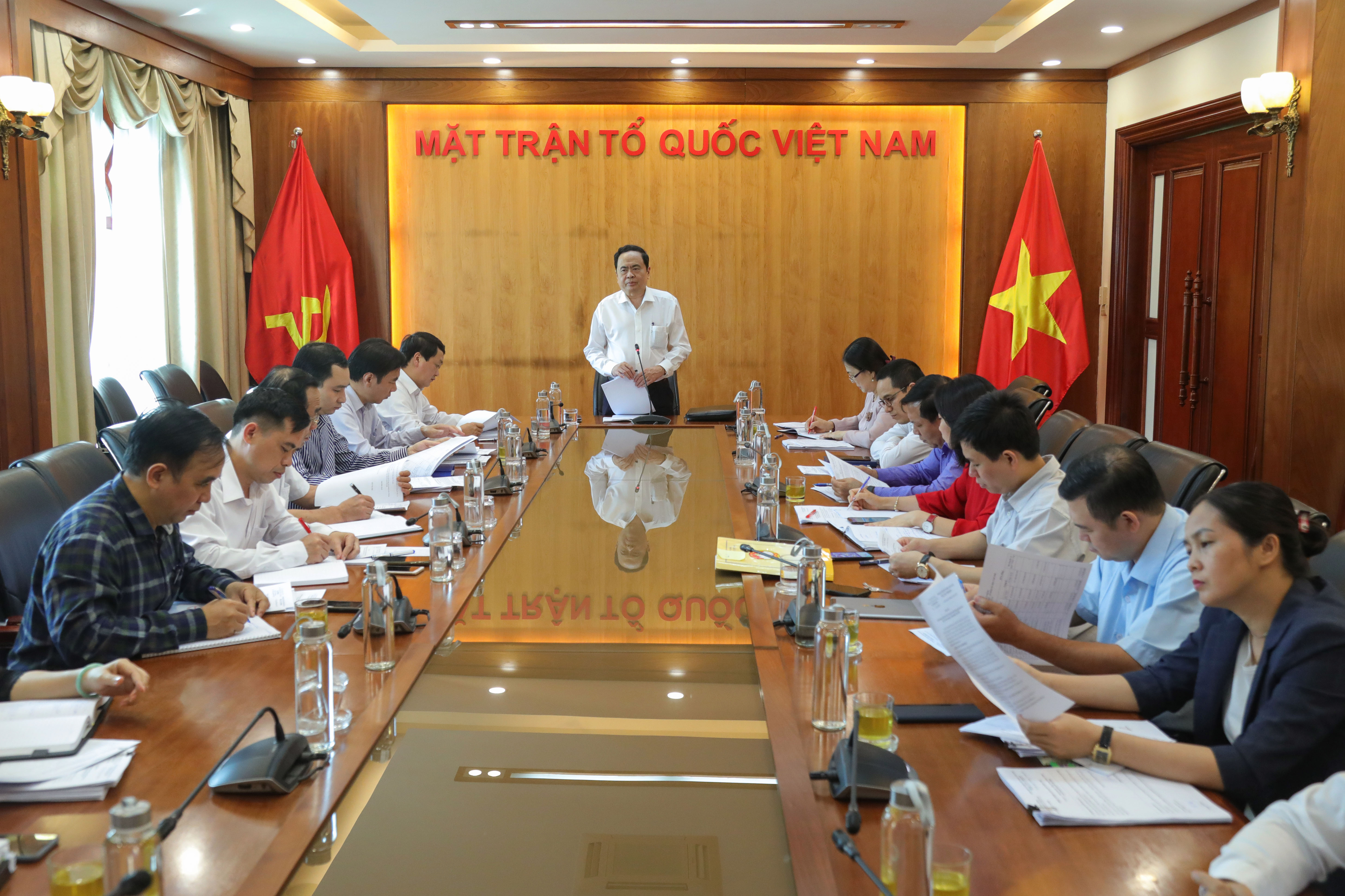 ວົງ​ຄະ​ນະ​ຍາດ​ຮ່ວມ​ແຮງ​ຮ່ວມ​ໃຈ​ເພື່ອ​ຄົນ​ທຸກ​ຍາກ