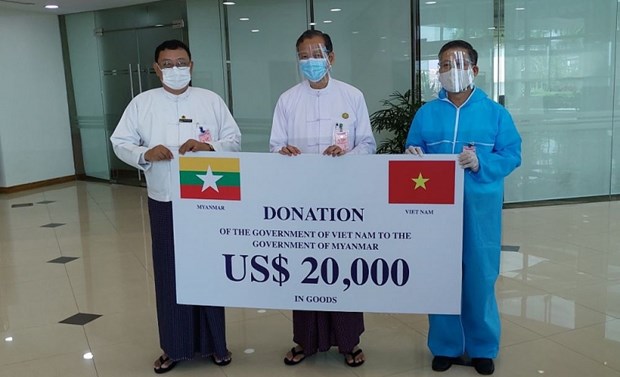 ຫວຽດ​ນາມ ມອບ​ອຸ​ປະ​ກອນ​ການ​ແພດ​ໃຫ້ ມຽນ​ມາ