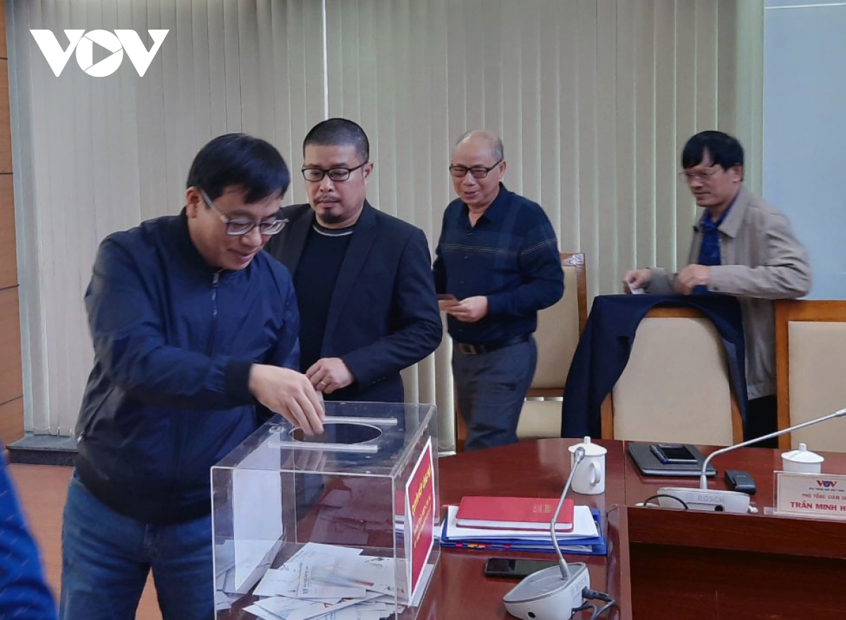 ບັນ​ດາ​ການ​ເຄື່ອນ​ໄຫວ​ບໍ​ລິ​ຈາກ, ສະ​ໜັບ​ສະ​ໜູນ​ປະ​ຊາ​ຊົນ​ພາກ​ກາງ​ຫວຽດ​ນາມ