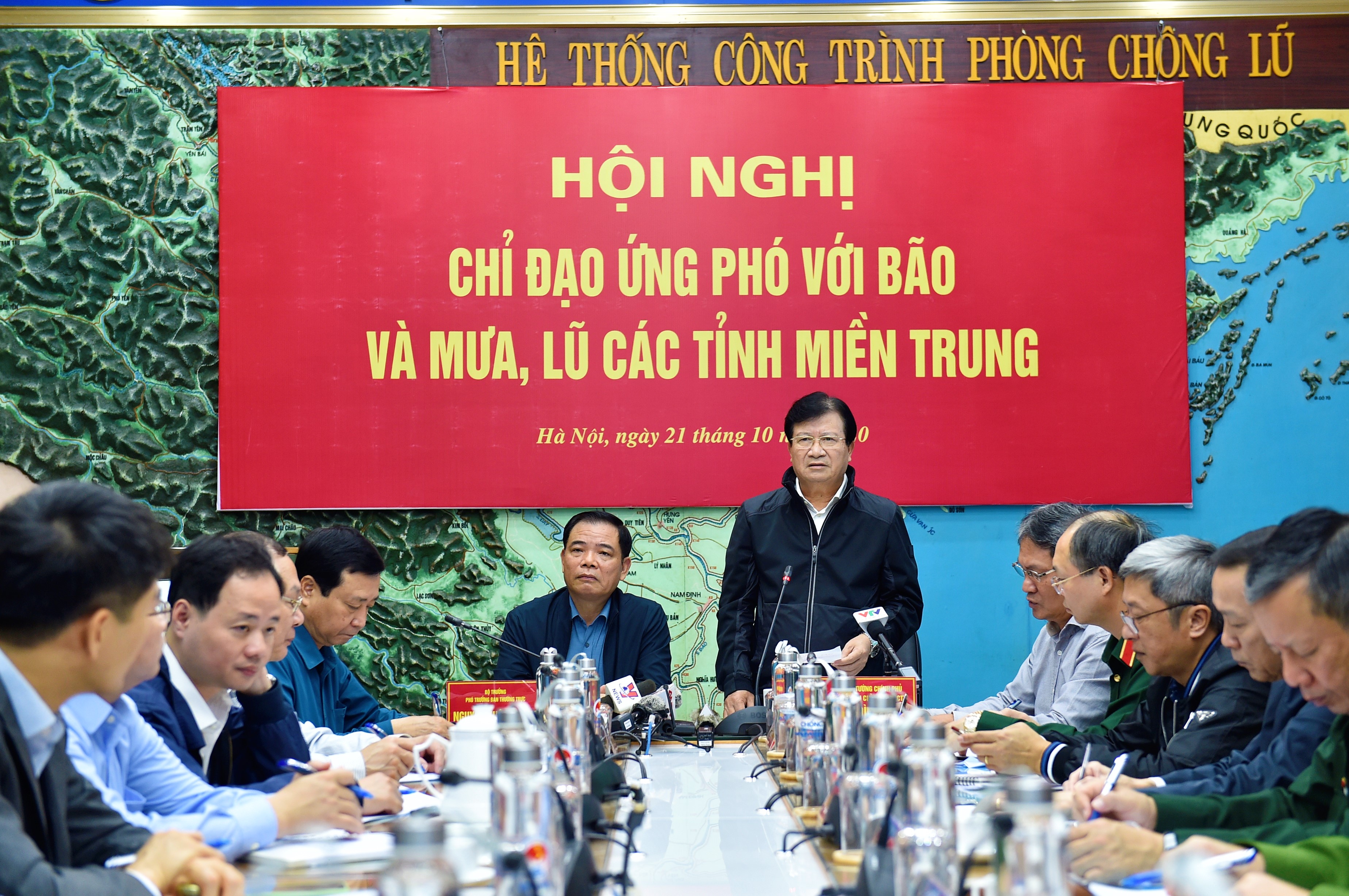 ເປັ​ນ​ເຈົ້າ​ການ​ຮັບ​ມື​ກັບ​ພາ​ຍຸ Saudel ແລະ ແກ້​ໄຂ​ຜົນ​ຮ້າຍ​ຢ້ອນຫຼັງ​ຈາກ​ໄພ​ທຳ​ມະ​ຊາດ​ຢູ່​ພາກ​ກາງ ໂດຍ​ດ່ວນ