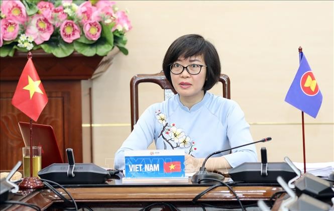 ກອ​ງ​ປະ​ຊຸມ​ເຈົ້າ​ໜ້າ​ທີ່​ອາ​ວຸ​ໂສ​ອາຊຽນ (SLOM)  ຄັ້ງ 16