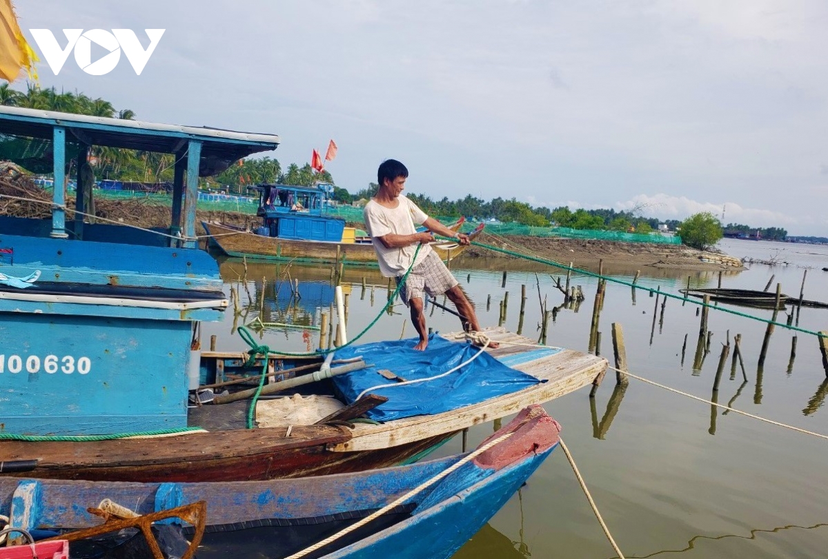 ບັນ​ດາ​ແຂວງ​ຢູ່​ຕອນ​ໃຕ້​ພາກ​ກາງ ຮີບເຮັ່ງຍົກຍ້າຍ​ປະ​ຊາ​ຊົນ​ໄປ​ເຂດ​ປອດ​ໄພ ຫຼີກ​ລ້ຽງ ພາ​ຍຸ Molave