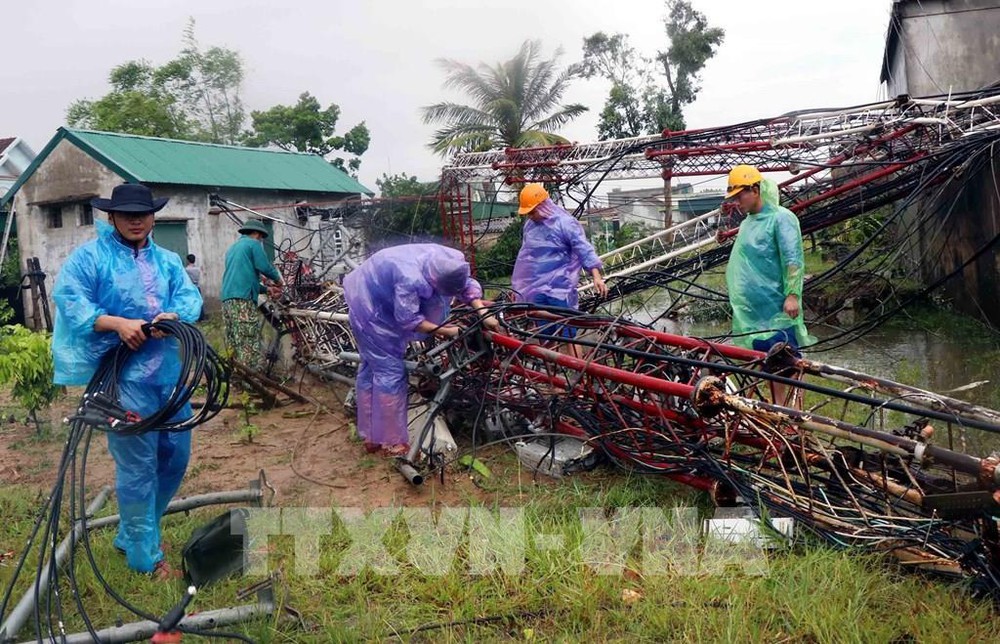 ພາ​ຍຸ Molave ກ​ໍ່​ຜົນ​ເສຍ​ຫາຍ​ທາງ​ດ້ານຊີ​ວິດ​ອິນ​ຊີ ແລະ ຊັບ​ສິນ, ບັນ​ດາ​​ທ້ອ​ງ​ຖິ່ນ​ສືບ​ຕໍ່​ປະ​ຕິ​ບັດ​ວຽກ​ງານ ປ້ອງ​ກັນ, ຕ້ານ​ຝົນ​ຕົກ, ​ນ້ຳ​ຖ​້ວມ