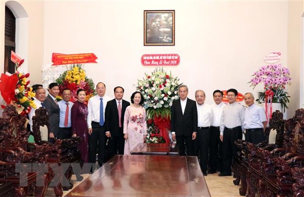 ການ​ເຄື່ອນ​ໄຫວອວຍ​ພອນ​ວັນ​ບຸນ ຄຼິດ​ສະ​ມາດ ຢູ່​ທ້ອງ​ຖິ່ນ​ຕ່າງໆ