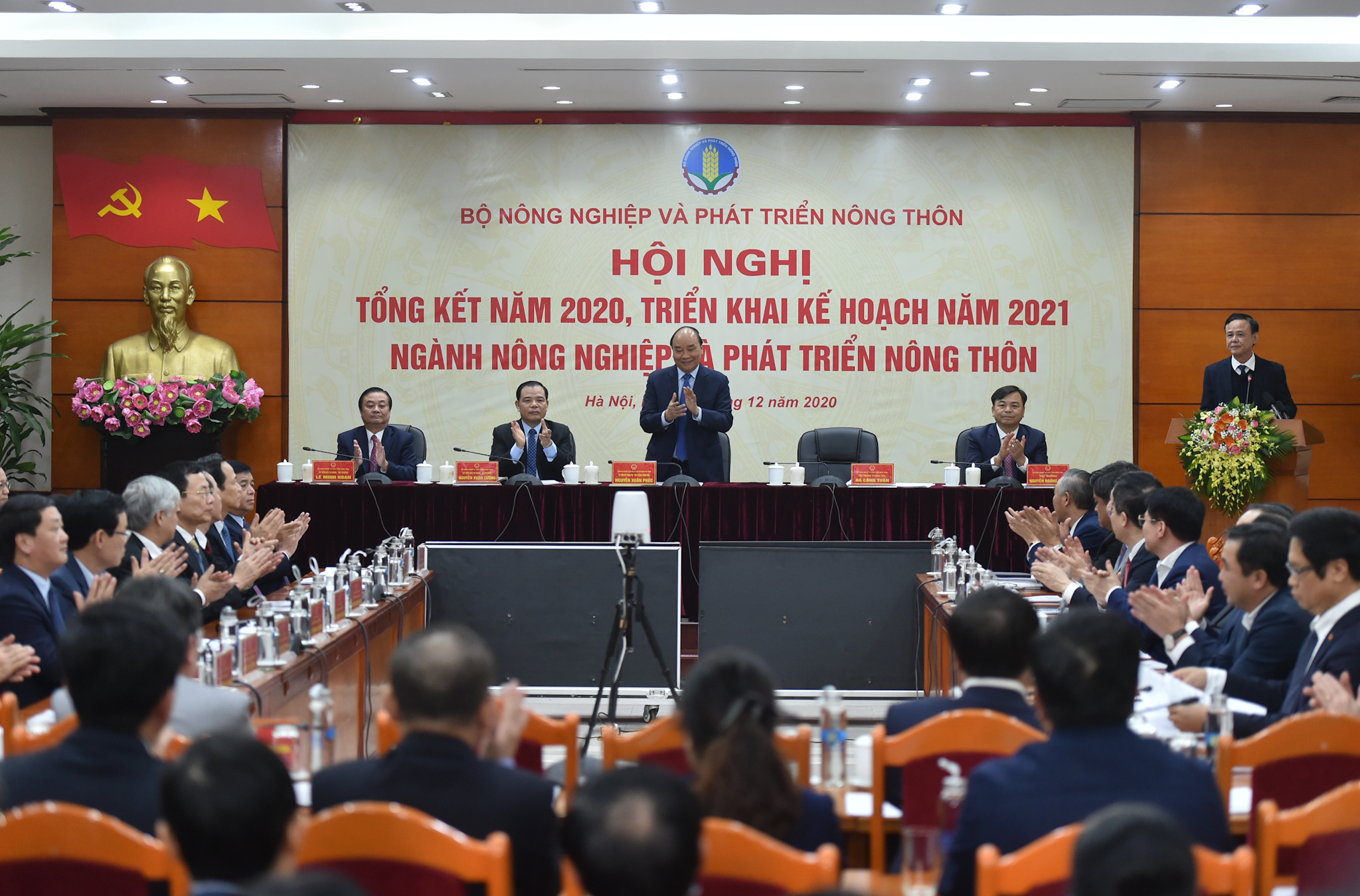 ຂະ​ແໜງ​ກະ​ສິ​ກຳ​ສູ້​ຊົນ ​ປີ 2021 ​ ​ບັນ​ລຸການ​ເຕີບ​ໂຕ​ໃຫ້​ໄດ້​ລະ​ດັບ 3%
