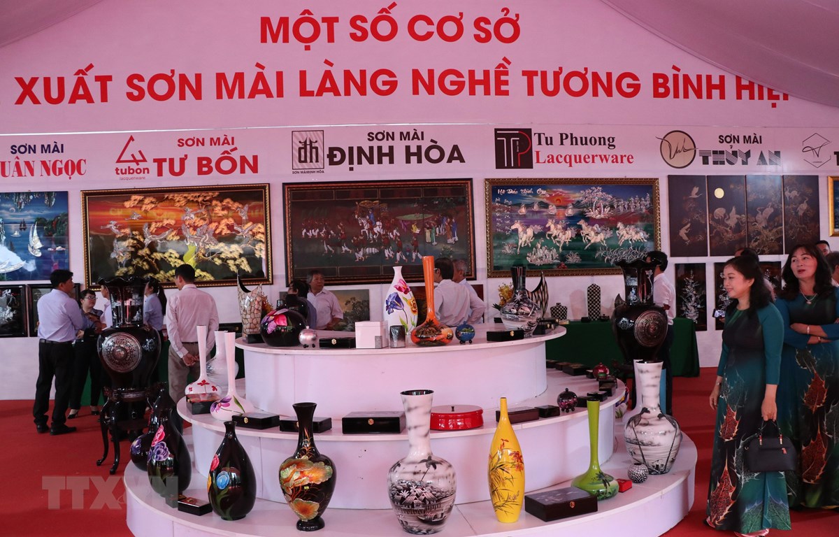ສ້າງ ແລະ ໂຄ​ສະ​ນາ​ເຄື່ອງ​ໝາຍ​​ແຫ່ງ​ຊາດ “ສິ​ລະ​ປະ​ສີຂັດມັນສີ​ເຄືອບຫວຽດ​ນາມ” ໄລ​ຍະ 2020 – 2030